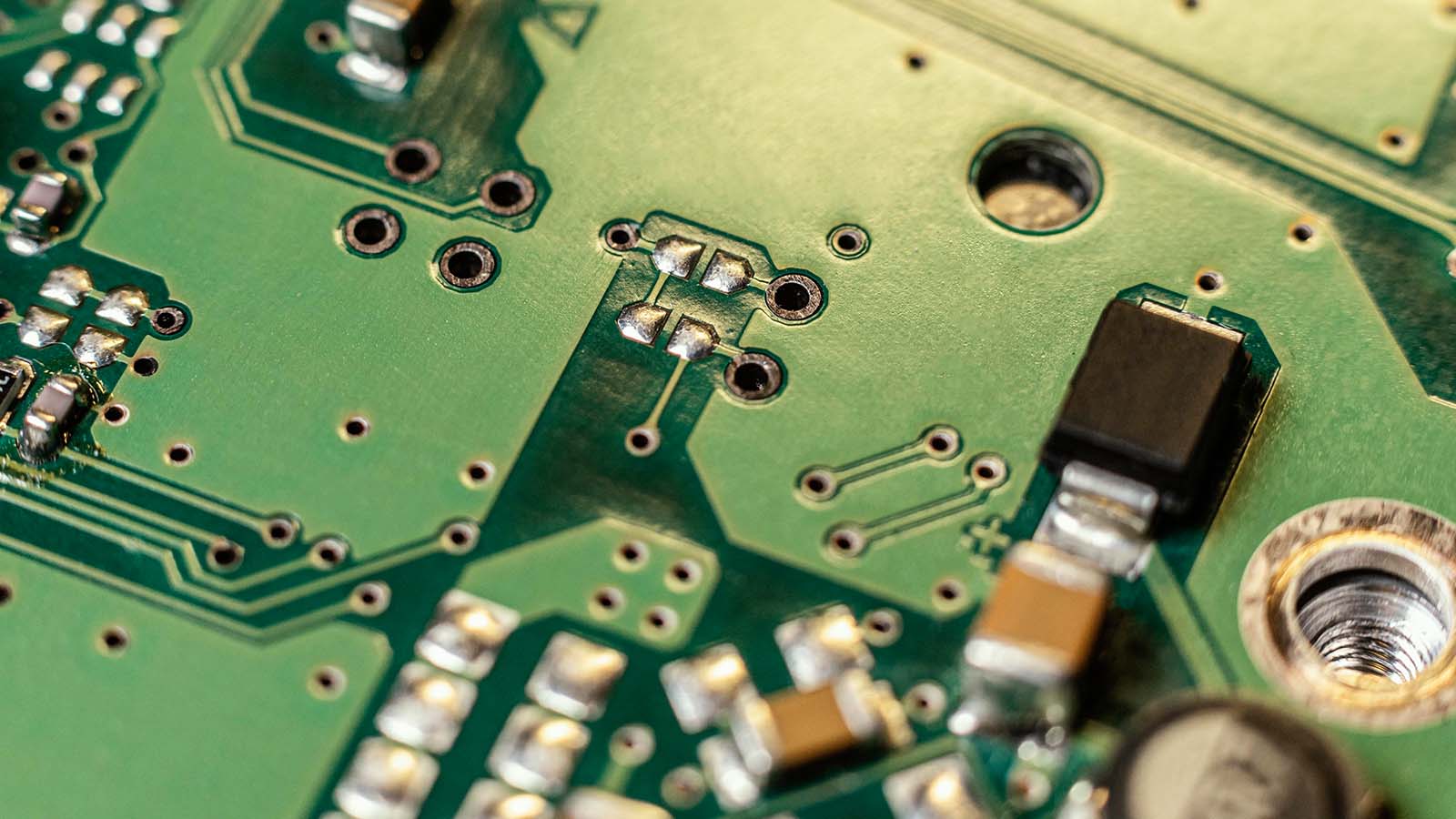 Jak działa recykling elektroniki? Proces krok po kroku
